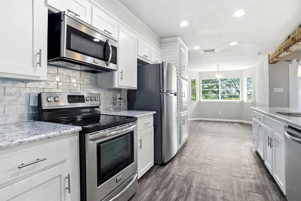 5920 Diamond Oaks Drive S Haltom City, TX 76117