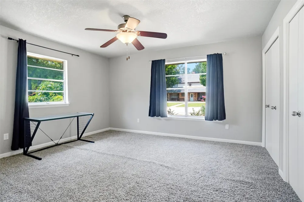 5920 Diamond Oaks Drive S Haltom City, TX 76117