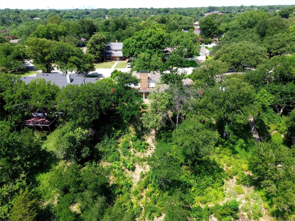 5920 Diamond Oaks Drive S Haltom City, TX 76117