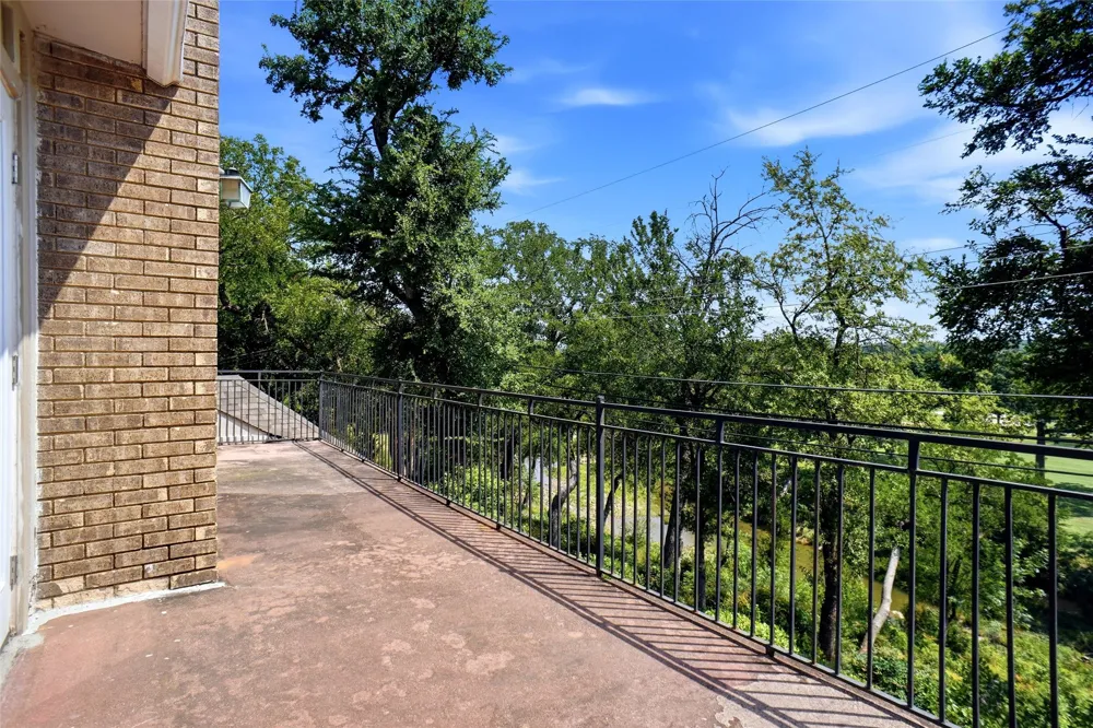 5920 Diamond Oaks Drive S Haltom City, TX 76117
