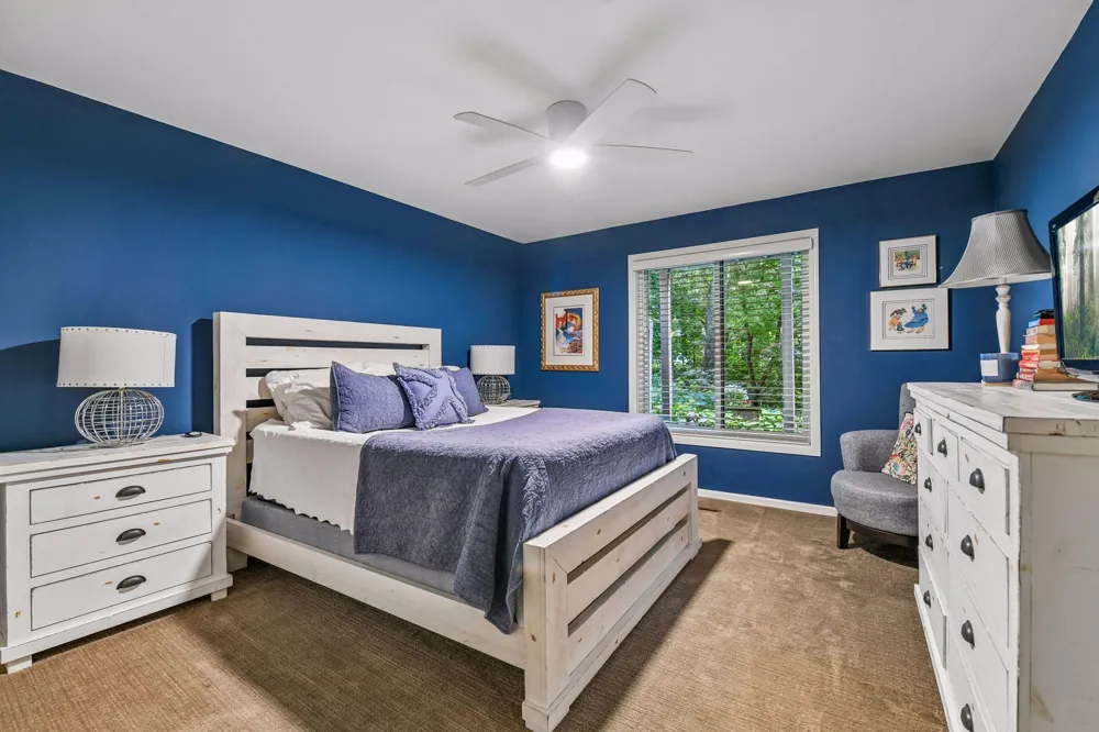 1140 Hollybrook Drive Wayzata, MN 55391