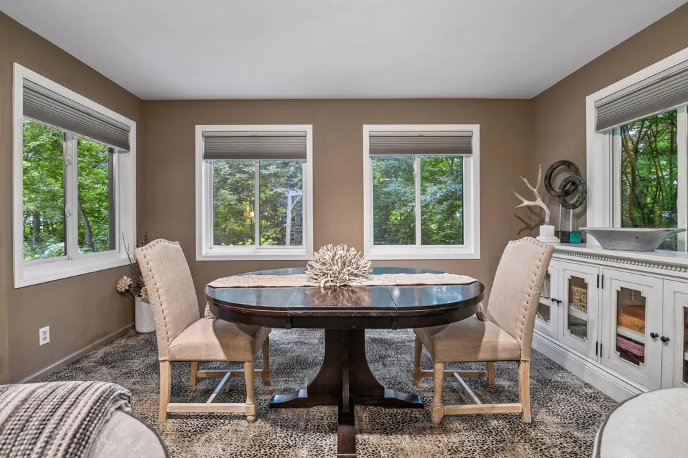 1140 Hollybrook Drive Wayzata, MN 55391
