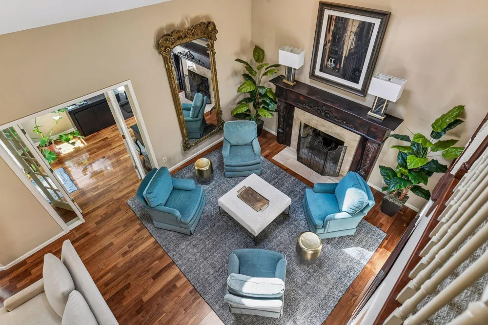 1140 Hollybrook Drive Wayzata, MN 55391