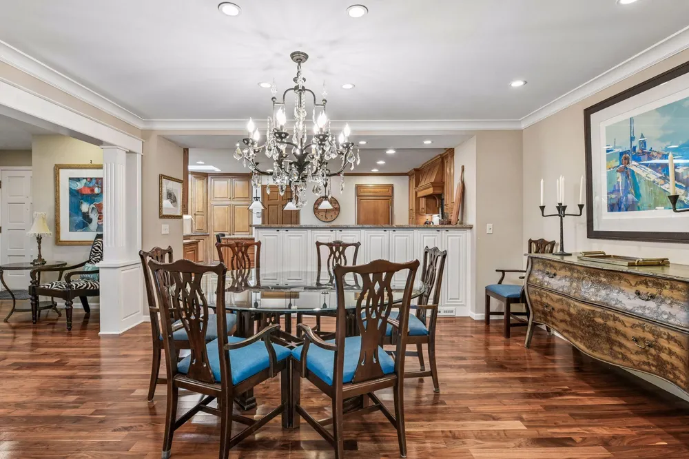 1140 Hollybrook Drive Wayzata, MN 55391