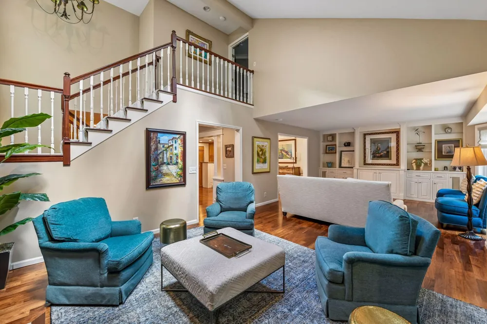 1140 Hollybrook Drive Wayzata, MN 55391