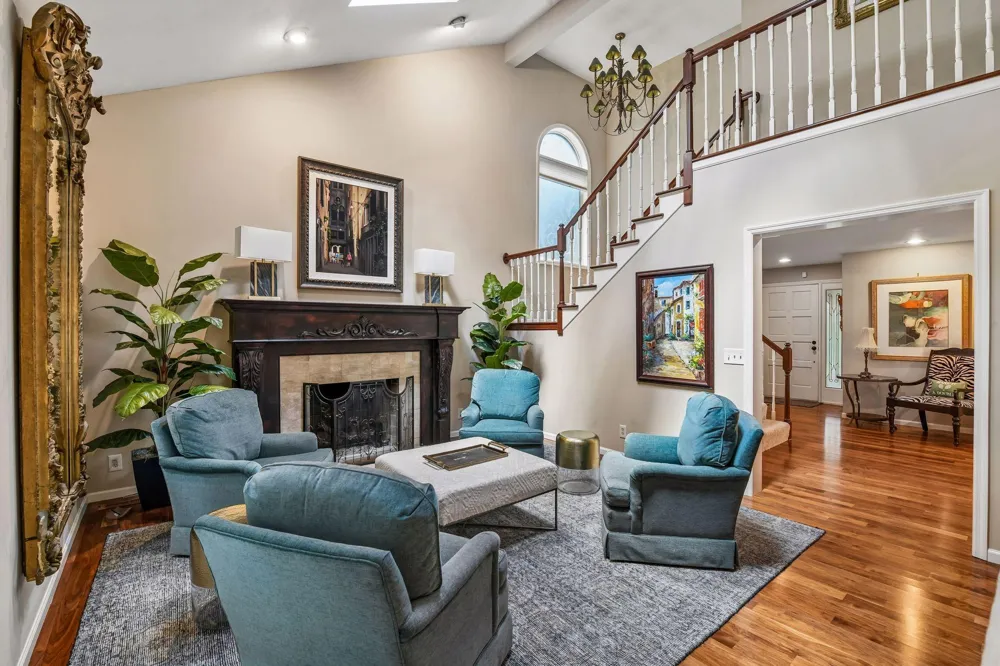 1140 Hollybrook Drive Wayzata, MN 55391