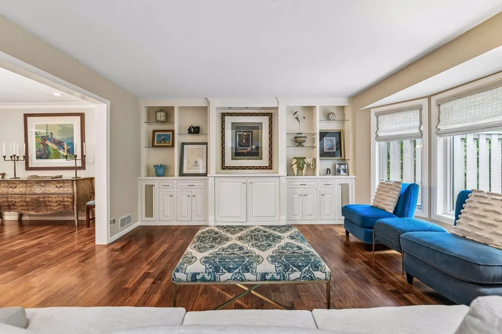1140 Hollybrook Drive Wayzata, MN 55391