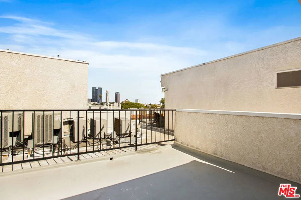 10630 Wilkins Avenue #301 West Los Angeles, CA 90024