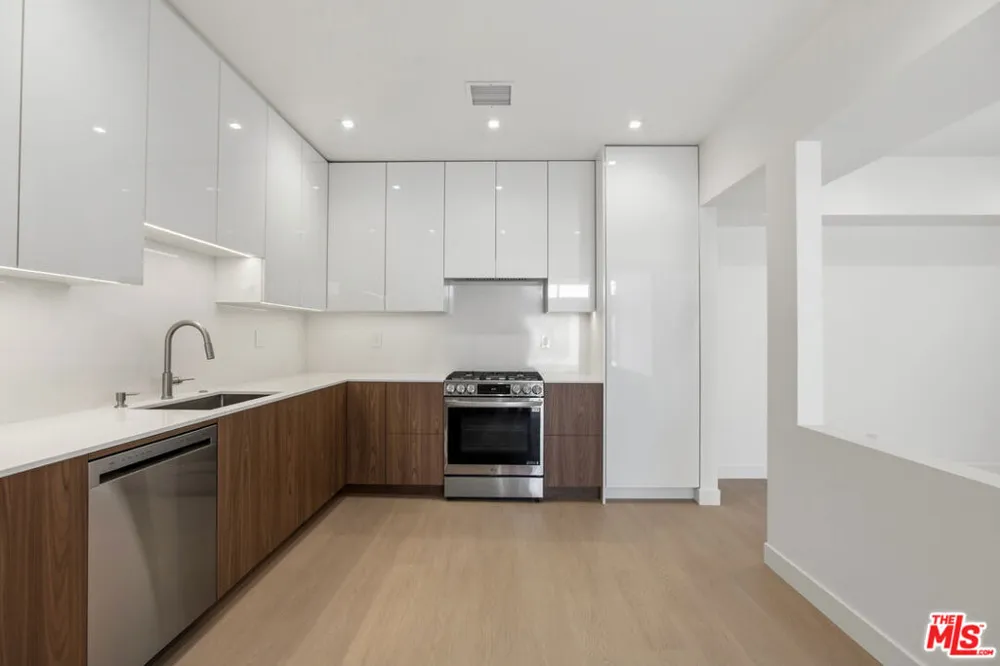 10630 Wilkins Avenue #301 West Los Angeles, CA 90024