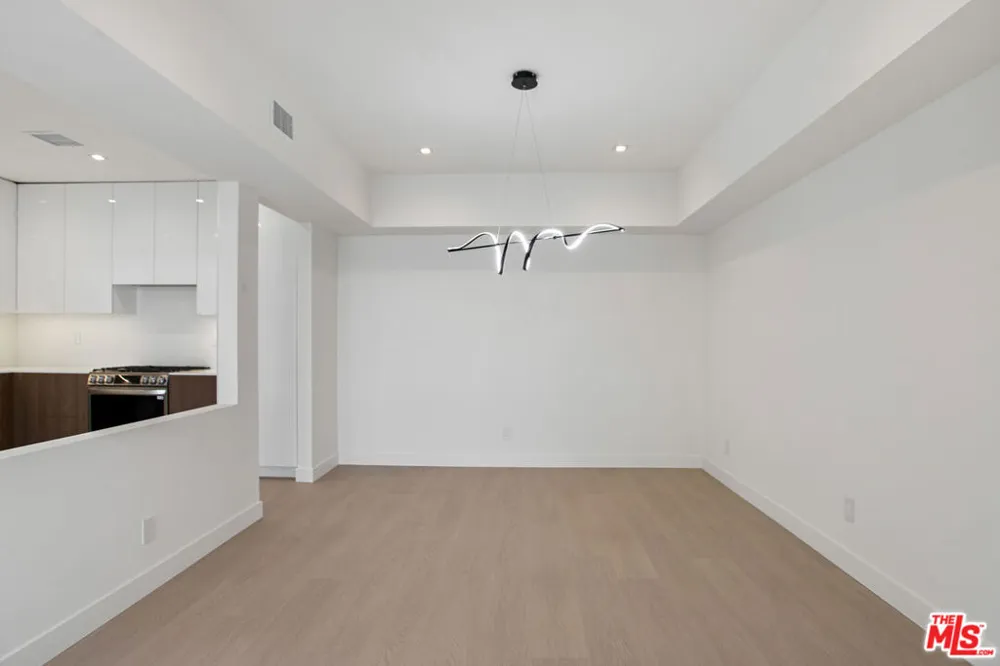 10630 Wilkins Avenue #301 West Los Angeles, CA 90024