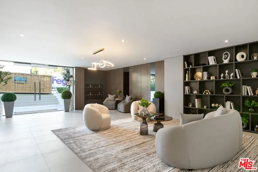 10630 Wilkins Avenue #301 West Los Angeles, CA 90024