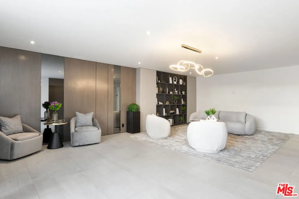10630 Wilkins Avenue #301 West Los Angeles, CA 90024