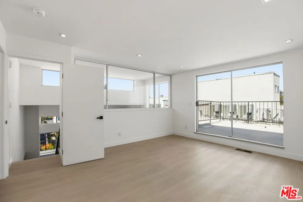 10630 Wilkins Avenue #301 West Los Angeles, CA 90024