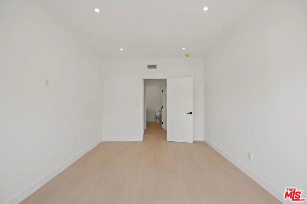 10630 Wilkins Avenue #301 West Los Angeles, CA 90024