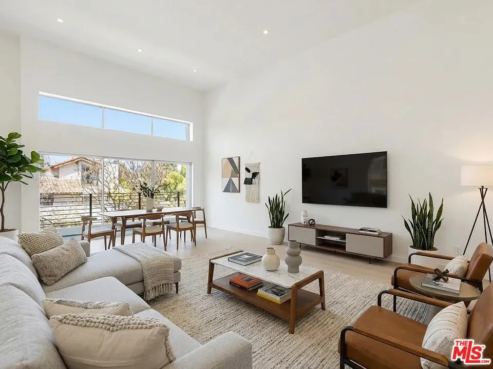 10630 Wilkins Avenue #301 West Los Angeles, CA 90024