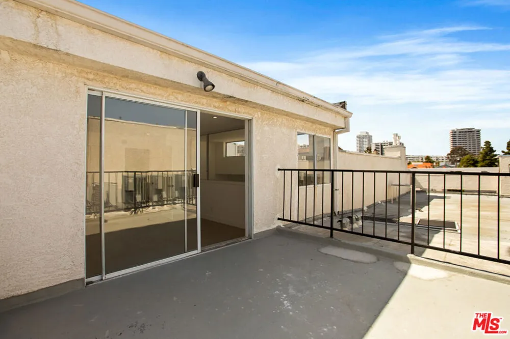 10630 Wilkins Avenue #301 West Los Angeles, CA 90024
