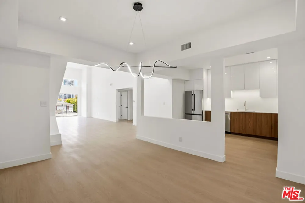 10630 Wilkins Avenue #301 West Los Angeles, CA 90024