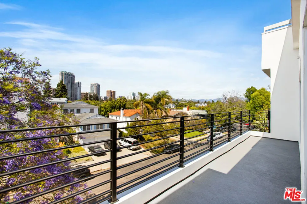 10630 Wilkins Avenue #301 West Los Angeles, CA 90024
