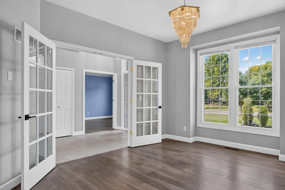 6961 Suncrest Drive Saline, MI 48176