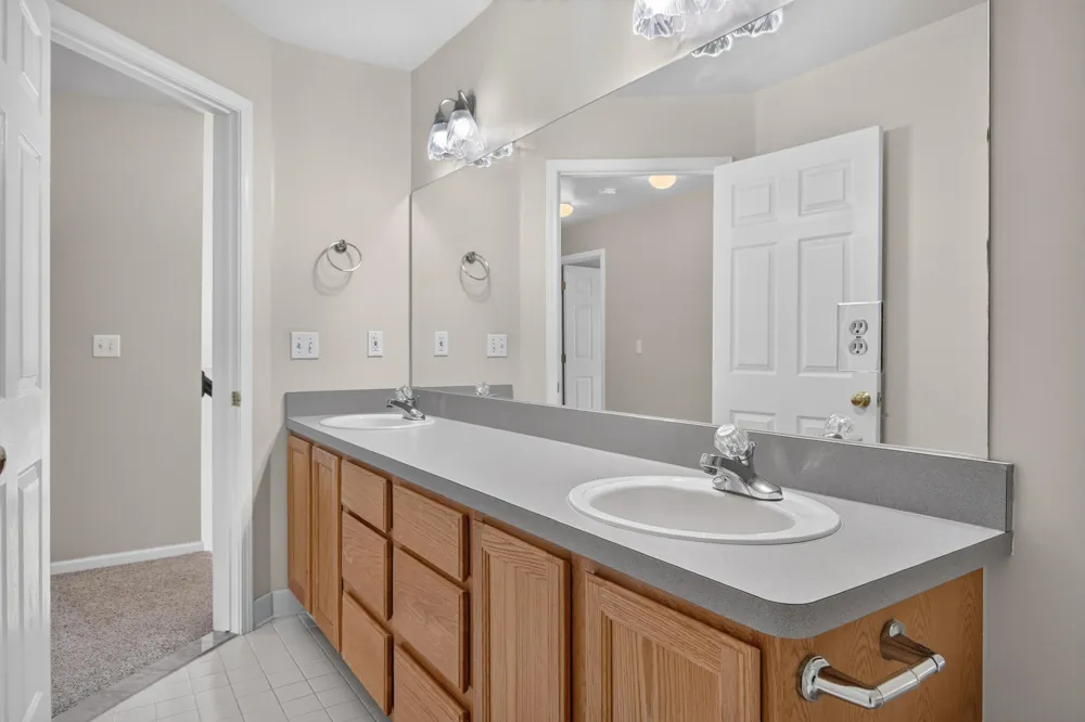 6961 Suncrest Drive Saline, MI 48176