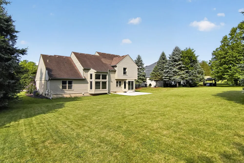 6961 Suncrest Drive Saline, MI 48176