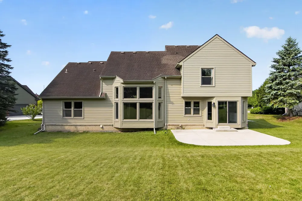 6961 Suncrest Drive Saline, MI 48176