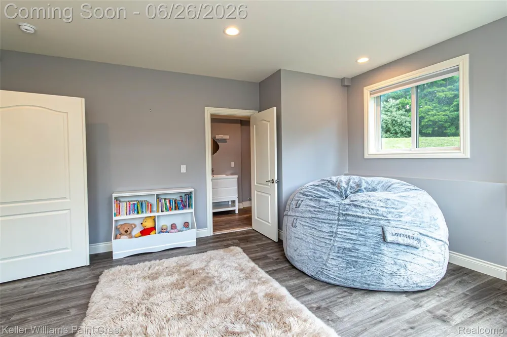 2400 Inwood Road Washington Township, MI 48095