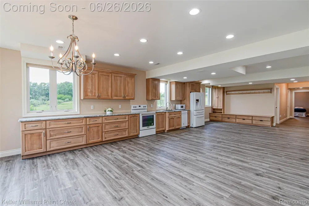 2400 Inwood Road Washington Township, MI 48095