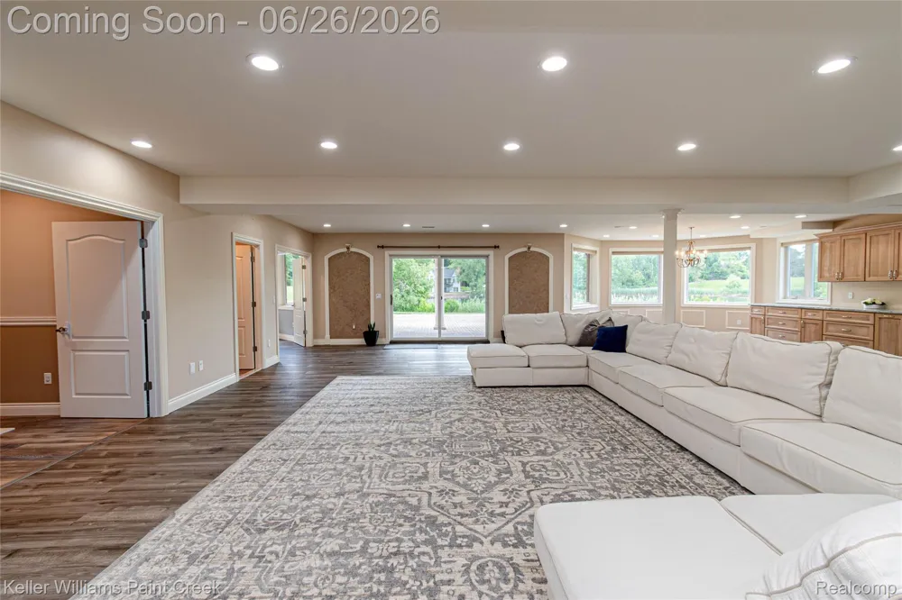 2400 Inwood Road Washington Township, MI 48095