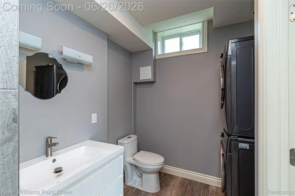 2400 Inwood Road Washington Township, MI 48095