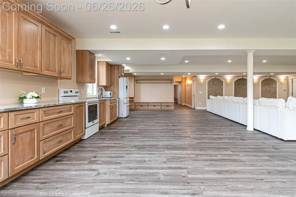 2400 Inwood Road Washington Township, MI 48095