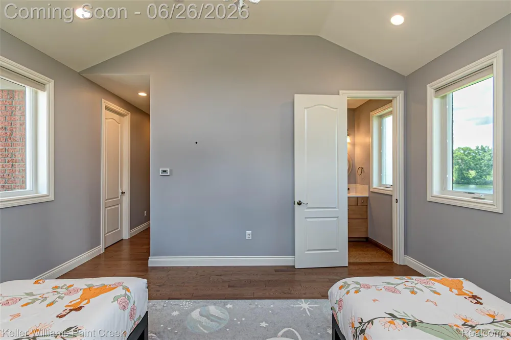 2400 Inwood Road Washington Township, MI 48095