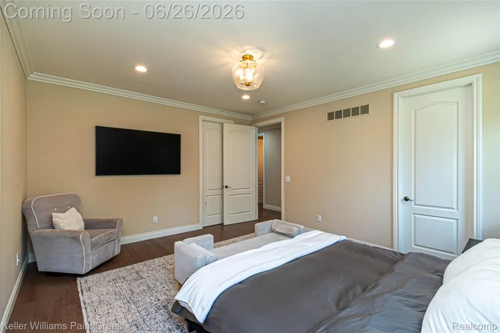 2400 Inwood Road Washington Township, MI 48095