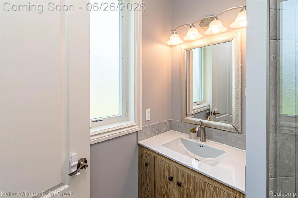 2400 Inwood Road Washington Township, MI 48095