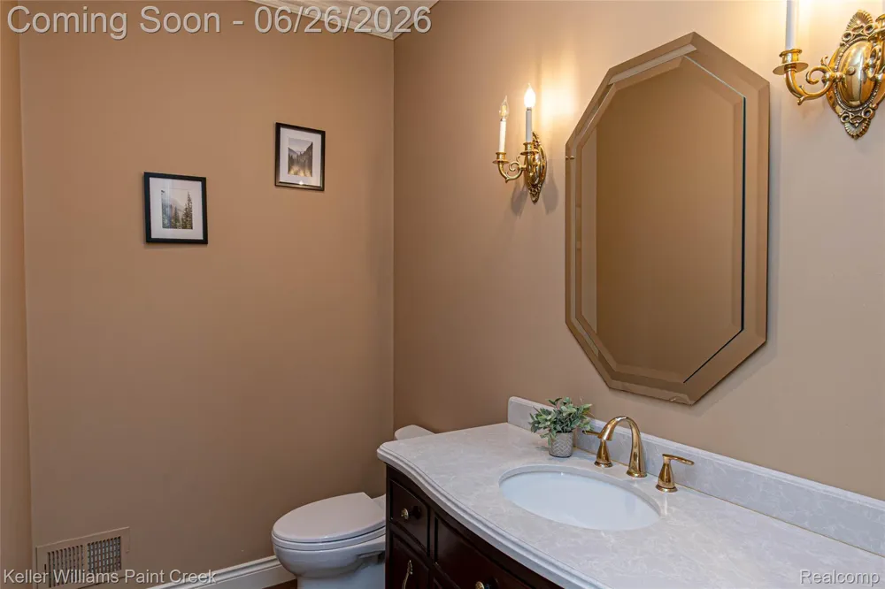 2400 Inwood Road Washington Township, MI 48095