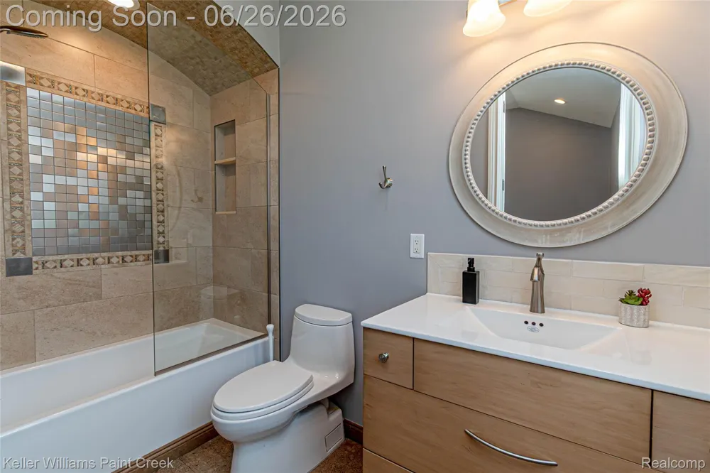 2400 Inwood Road Washington Township, MI 48095