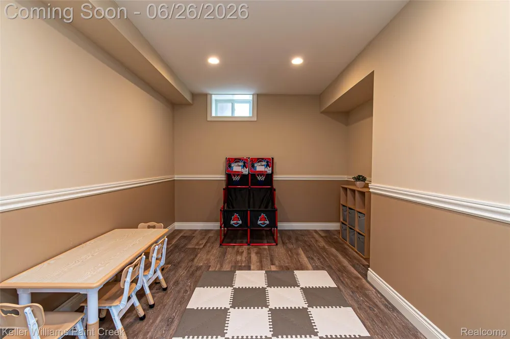 2400 Inwood Road Washington Township, MI 48095