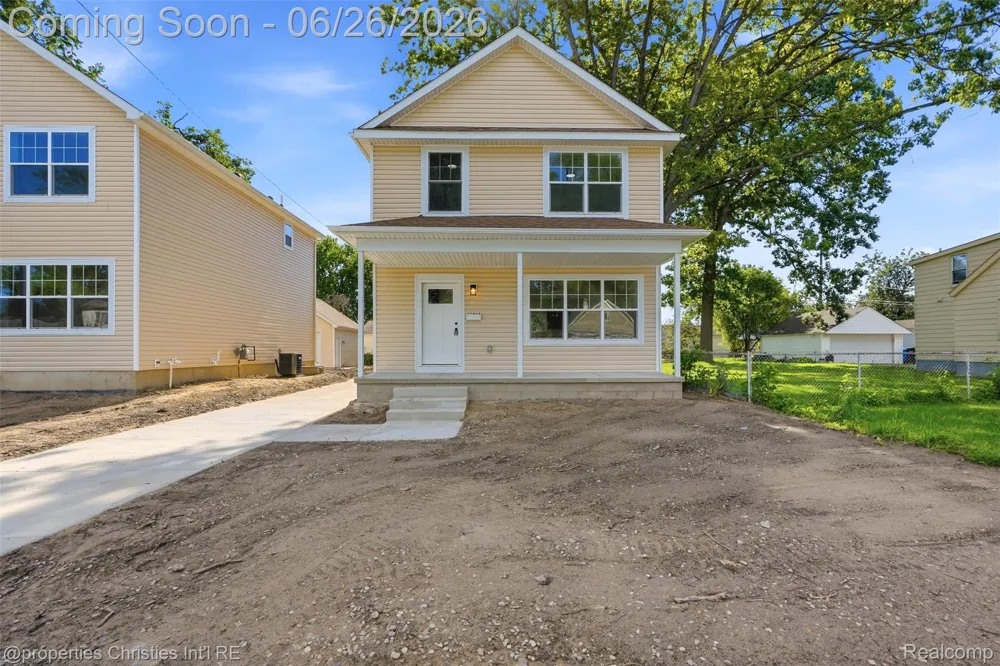 27824 Groveland Street Madison Heights City, MI 48071