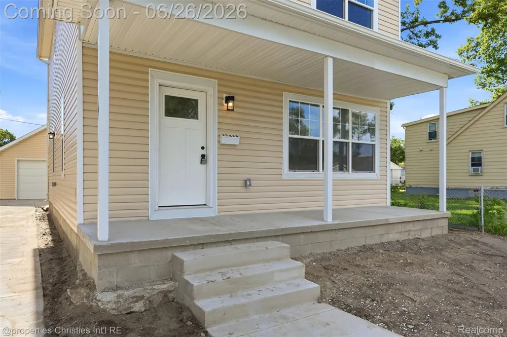 27824 Groveland Street Madison Heights City, MI 48071