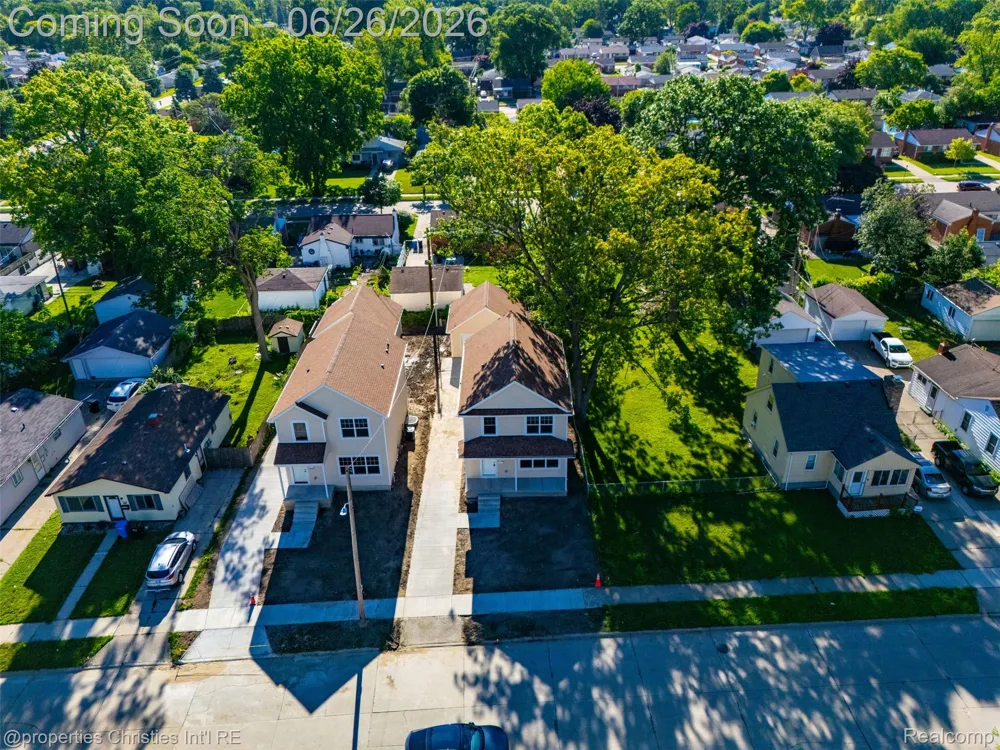 27824 Groveland Street Madison Heights City, MI 48071