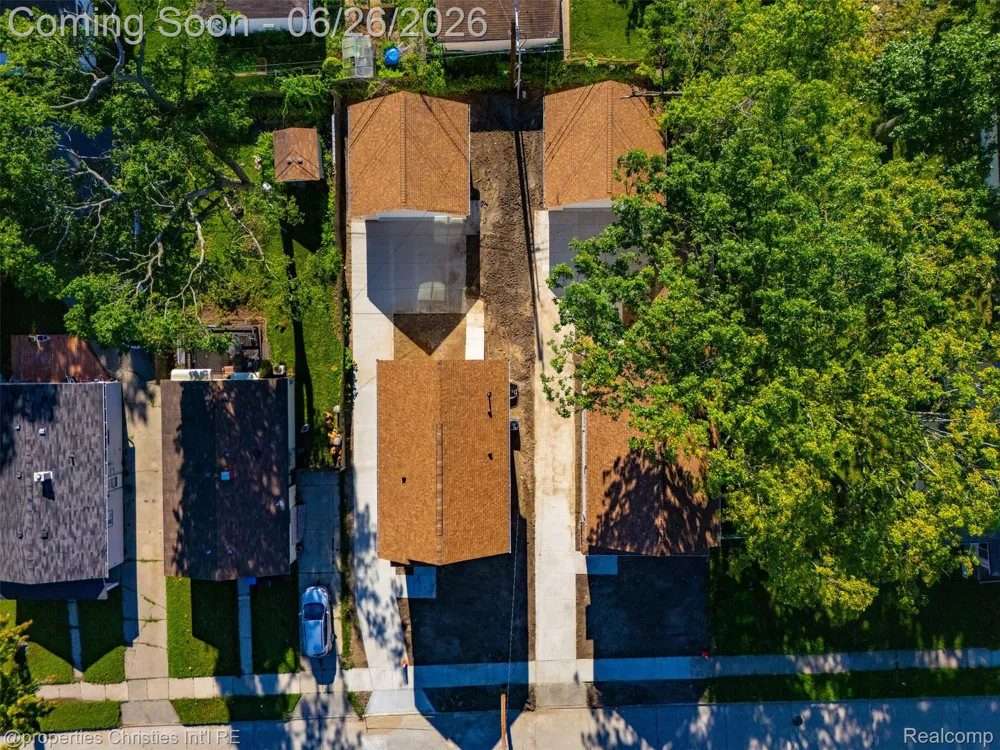 27824 Groveland Street Madison Heights City, MI 48071