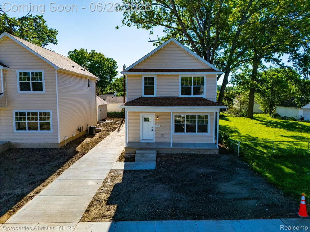 27824 Groveland Street Madison Heights City, MI 48071