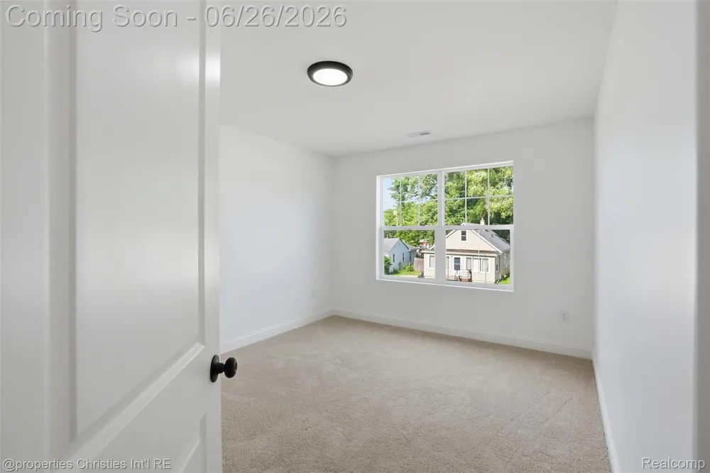 27824 Groveland Street Madison Heights City, MI 48071