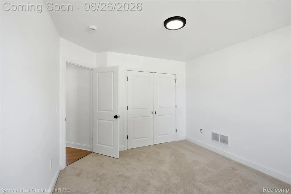 27824 Groveland Street Madison Heights City, MI 48071
