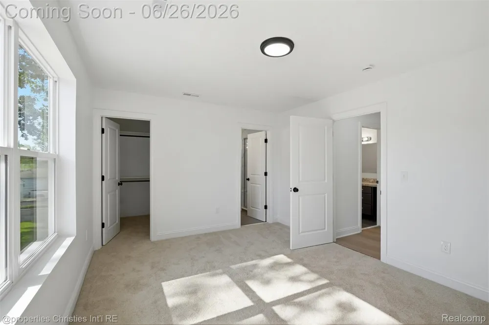 27824 Groveland Street Madison Heights City, MI 48071