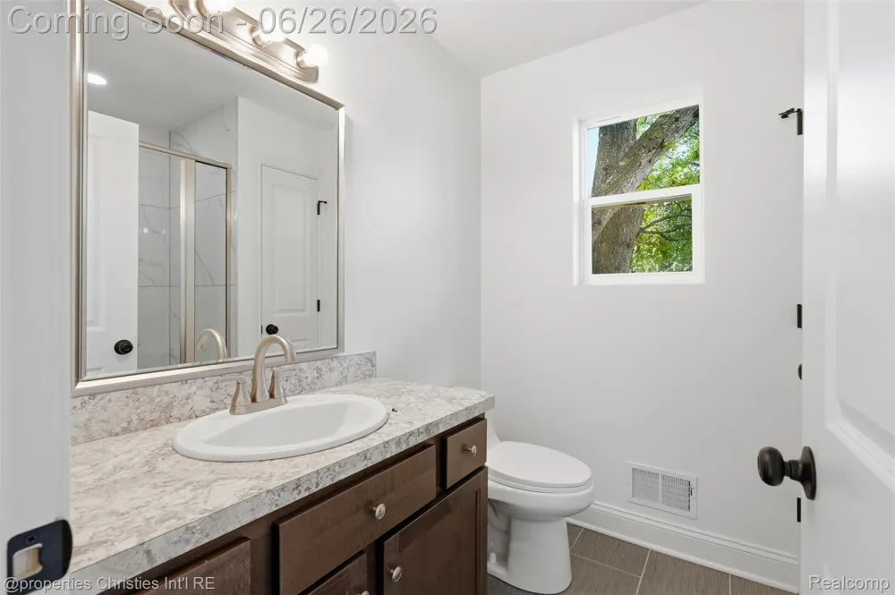 27824 Groveland Street Madison Heights City, MI 48071