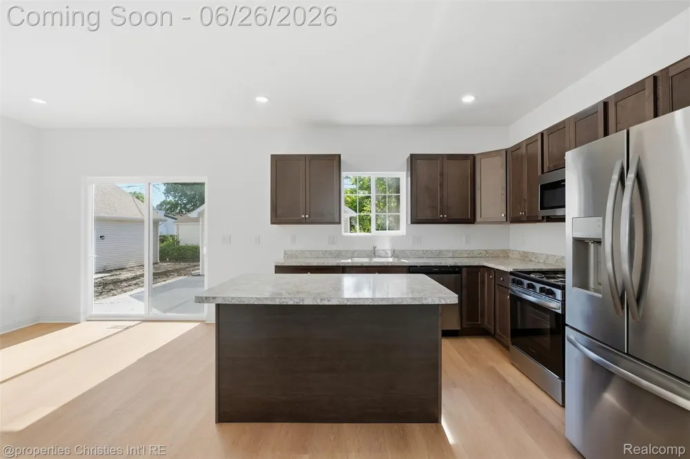 27824 Groveland Street Madison Heights City, MI 48071