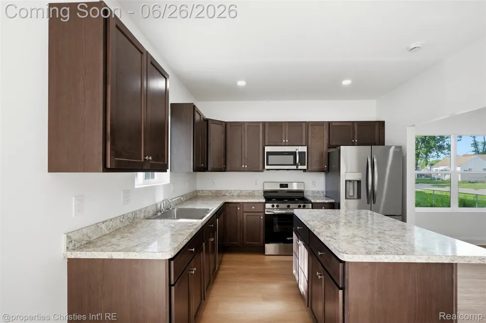 27824 Groveland Street Madison Heights City, MI 48071