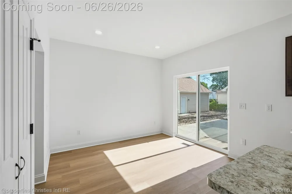 27824 Groveland Street Madison Heights City, MI 48071