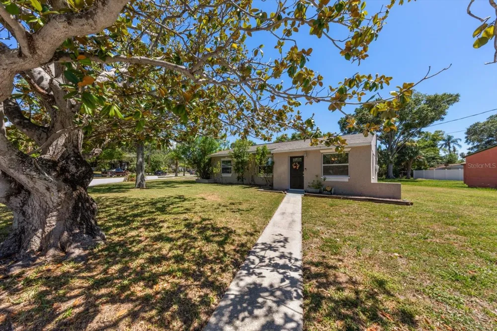 1135 FAIRMONT STREET Clearwater, FL 33755